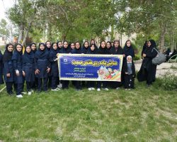 همایش پیادهروی بانوان روستای امزاجرد همدان و مسابقه طنابکشی در هفته جمعیت با شعار فرزند بیشتر زندگی شادتر