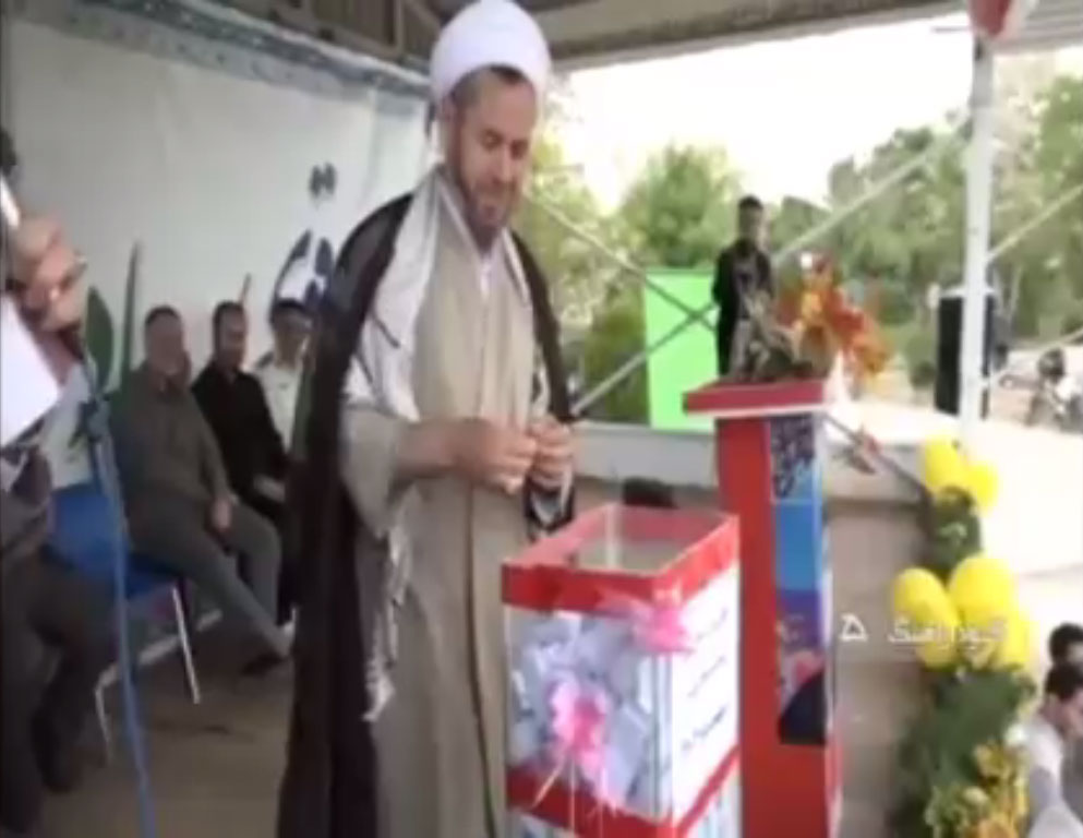 برگزاری همایش پیادهروی خانوادگی بمناسبت دهه کرامت در کبودراهنگ با شعار دختر قوی، مادر قوی، ایران قوی