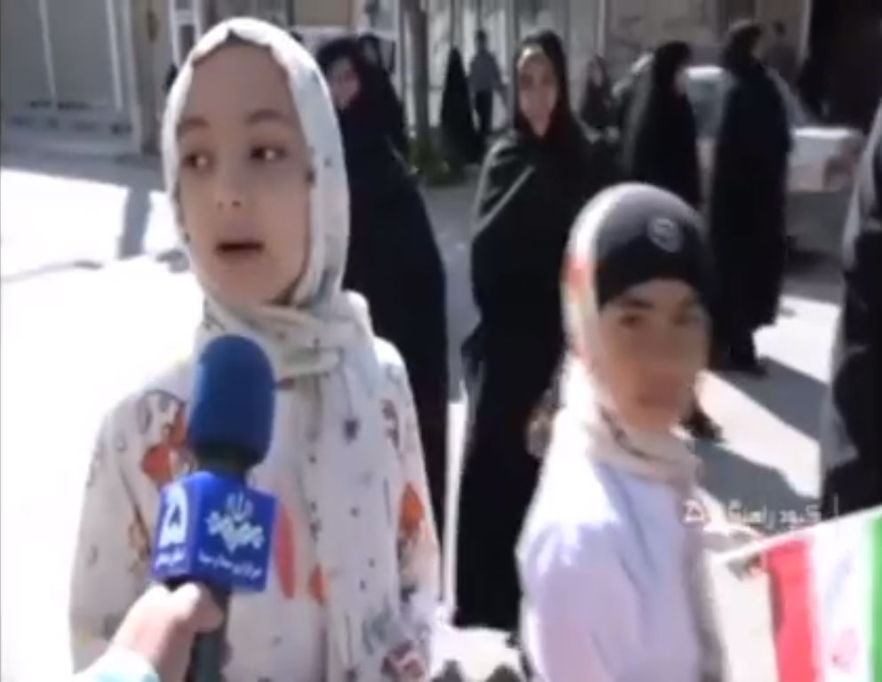 برگزاری همایش پیادهروی خانوادگی بمناسبت دهه کرامت در کبودراهنگ با شعار دختر قوی، مادر قوی، ایران قوی