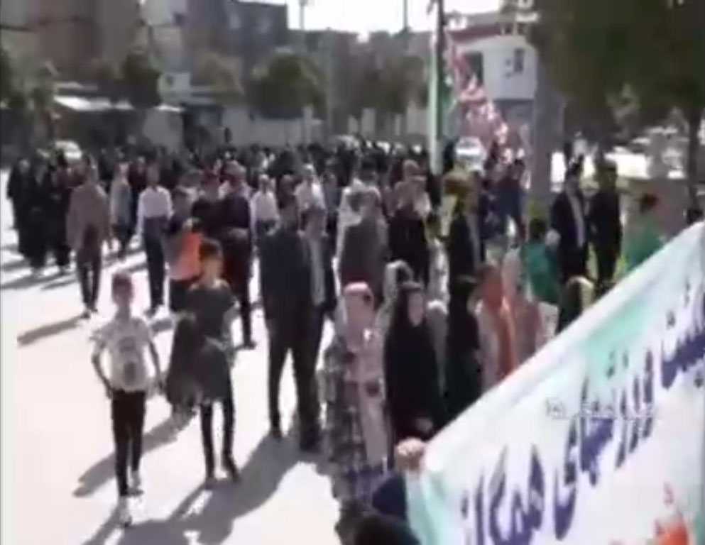 برگزاری همایش پیادهروی خانوادگی بمناسبت دهه کرامت در کبودراهنگ با شعار دختر قوی، مادر قوی، ایران قوی