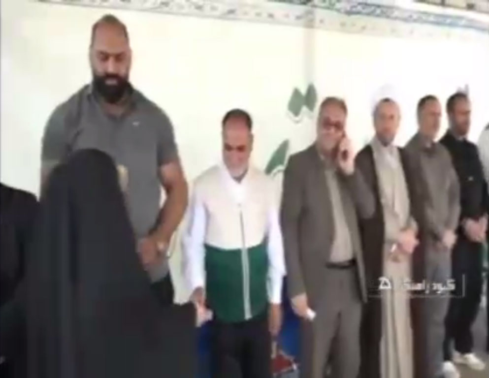 برگزاری همایش پیادهروی خانوادگی بمناسبت دهه کرامت در کبودراهنگ با شعار دختر قوی، مادر قوی، ایران قوی