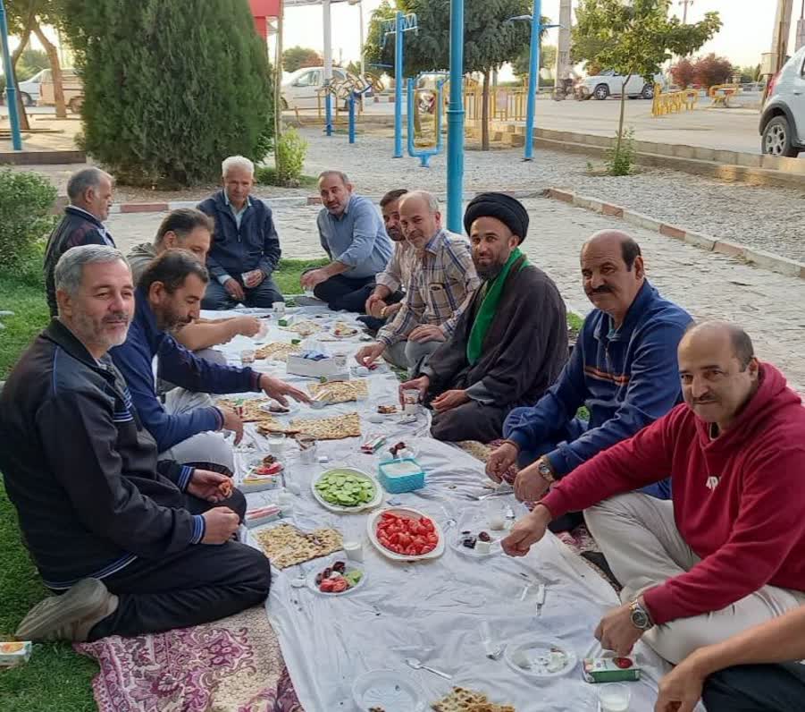 ایستگاه صبحگاهی تغدیه سالم به مناسبت هفته سلامت روابط عمومی ورزشهای همگانی شهر جهانی لالجین استان همدان
