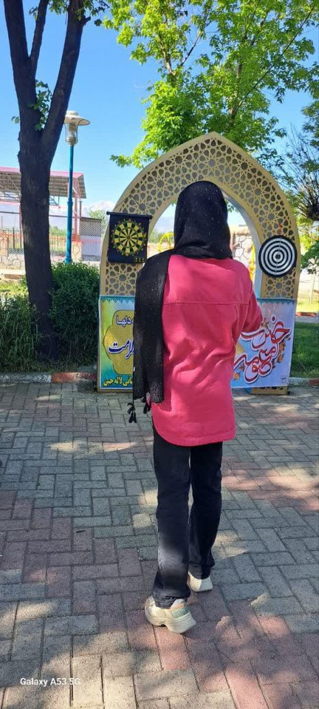 برگزاری مسابقه دارت مادر و دختر به مناسبت دهه کرامت و روز دختر در شهر جهانی لالجین