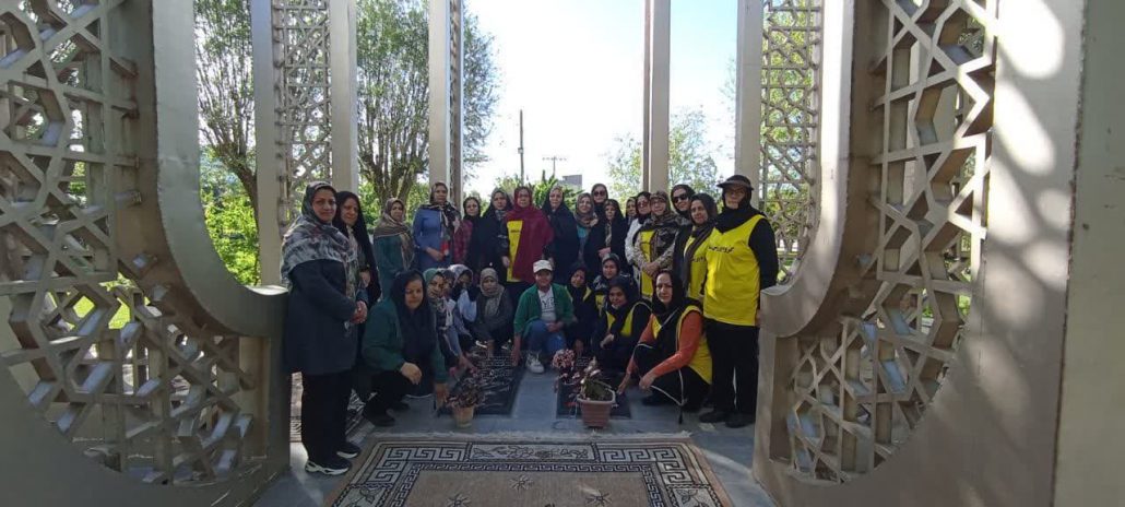 برگزاری مراسم غبار روبی مزار شهداء گمنام با حضور بانوان ورزشکار گروه ورزشی نشاط هیئت ورزش‌های همگانی شهرستان درگزین