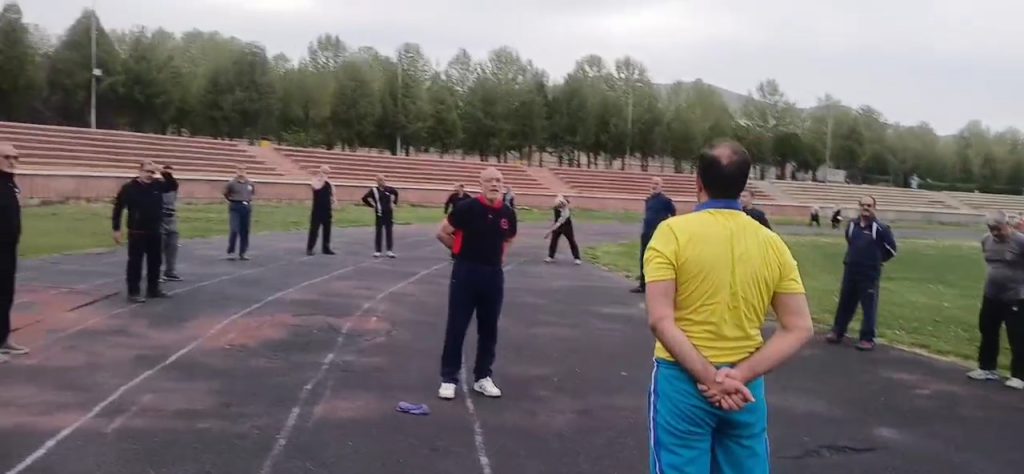 اجرای ورزش صبحگاهی هیئت ورزشهای همگانی نهاوند در استادیوم علیمرادیان