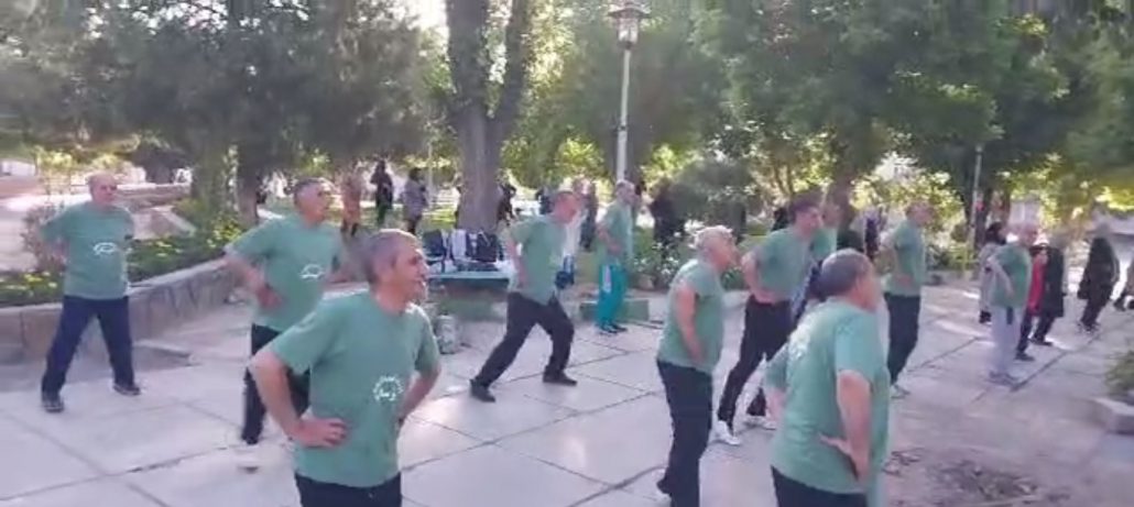 اجرای تمرینات روزانه ورزش صبحگاهی گروه ورزشی تمدن در میدان شیرسنگی همدان