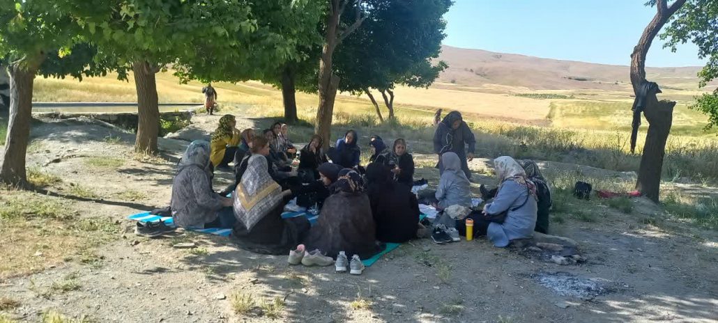 پیاده‌روی بانوان ورزشکار هیئت ورزش‌های همگانی شهرستان اسداباد به مناسبت روز جهانی محیط زیست