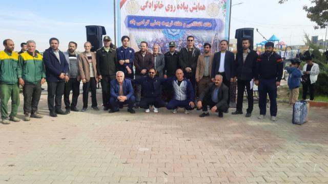 همایش پیاده‌روی خانوادگی قروه درگزین به مناسبت بزرگداشت هفته انتظامی و تربیت بدنی به همت کمیته پیاده‌روی هیئت ورزش‌های همگانی شهرستان درگزین