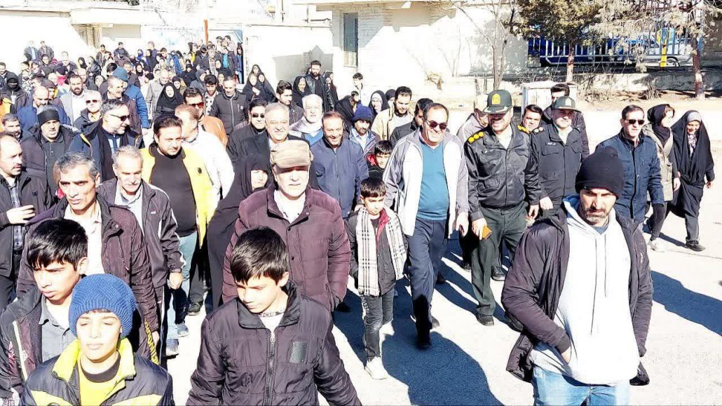 برگزاری همایش بزرگ پیادهروی خانوادگی شهرستان اسدآباد جمعه ۱۰ اسفند ۱۴۰۳ با حضور گسترده مردم، مسئولان و ورزشکاران هیئت ورزشهای همگانی شهرستان اسدآباد