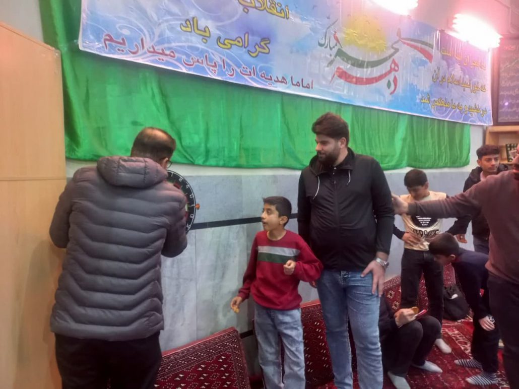 برگزاری برنامه فرهنگی ورزشی به همت دبیر هیئت ورزش‌های همگانی شهرستان همدان در مسجد شهید مدرس به مناسبت دهه فجر