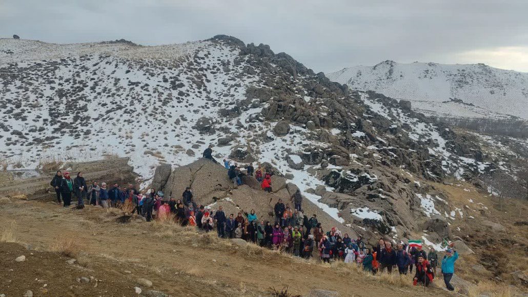 برگزاری همایش بزرگ پیادهروی خانوادگی در طبیعت به مناسبت دهه مبارک فجر و به همت اداره ورزش و جوانان شهرستان تویسرکان، هیات ورزشهای همگانی شهرستان، کمیته ورزش در طبیعت و همچنین گروه کوهنوردی و طبیعت گردی نشاط شهرستان تویسرکان