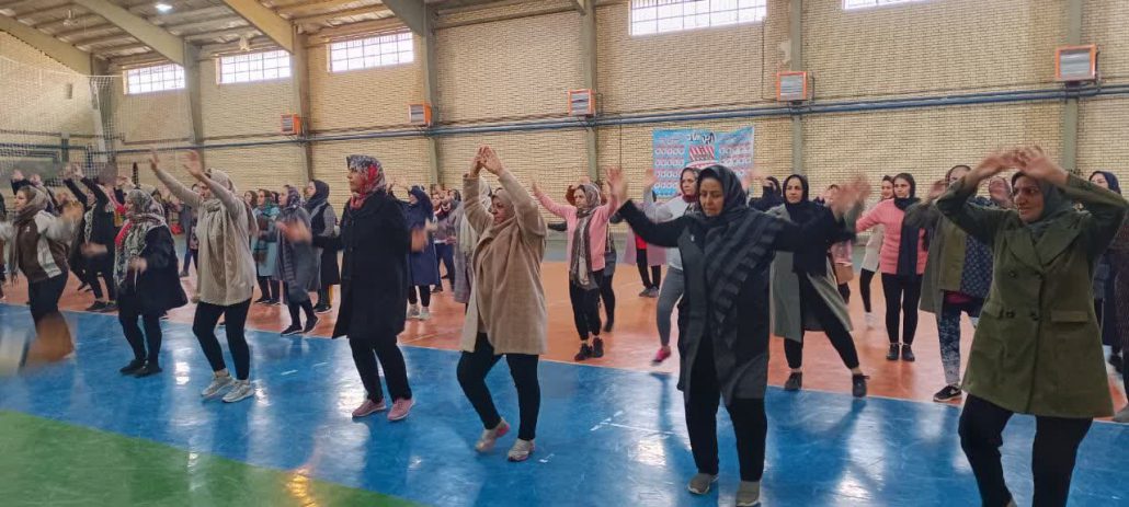 اجرای ورزش صبحگاهی بانوان ورزشکار هیئت ورزشهای همگانی شهرستان درگزین، یادبود شهدای دهه فجر