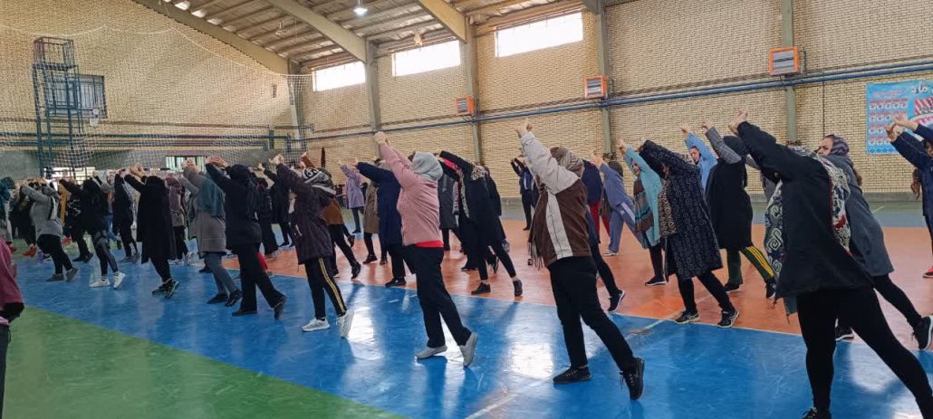 اجرای ورزش صبحگاهی بانوان ورزشکار هیئت ورزشهای همگانی شهرستان درگزین، یادبود شهدای دهه فجر