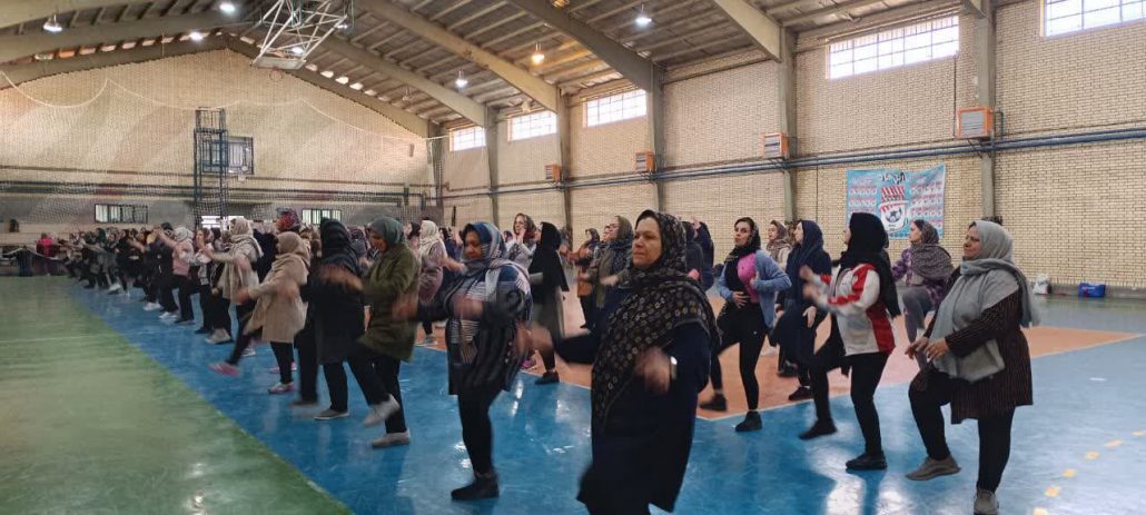 اجرای ورزش صبحگاهی بانوان ورزشکار هیئت ورزشهای همگانی شهرستان درگزین، یادبود شهدای دهه فجر