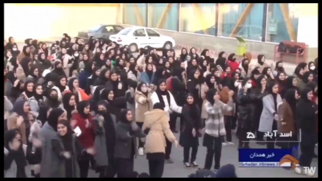 همایش ورزش صبحگاهی بانوان و دانش‌آموزان به مناسبت دهه مبارک فجر در اسدآباد