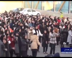 همایش ورزش صبحگاهی بانوان و دانش‌آموزان به مناسبت دهه مبارک فجر در اسدآباد