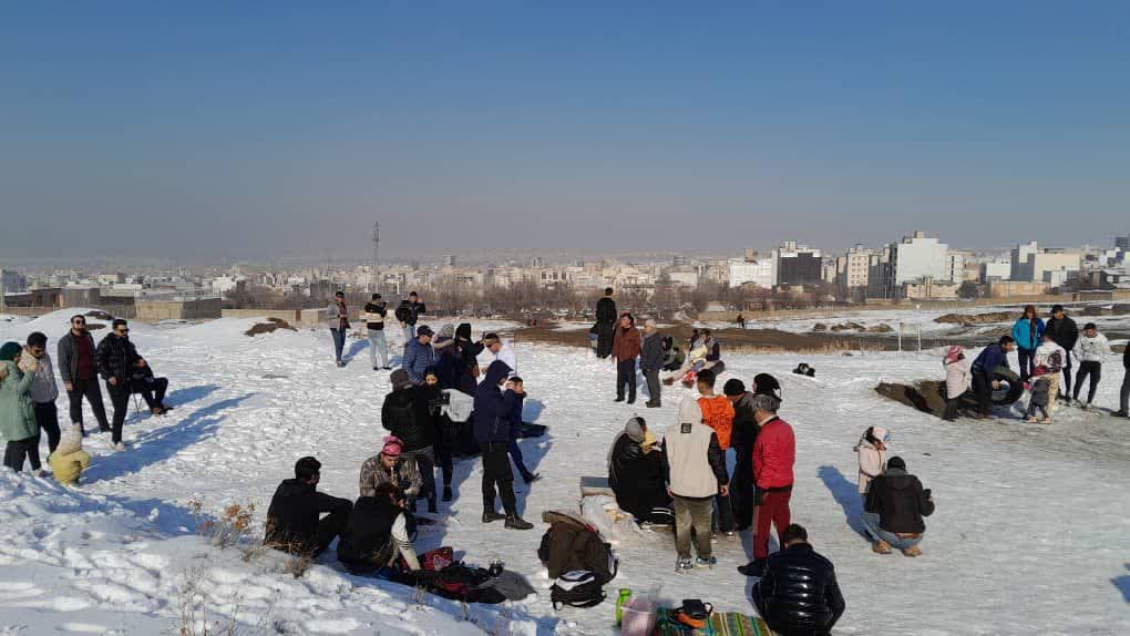 اجرای برنامه لحظات شاد توسط گروه طبیعت‌گردی هیئت ورزش‌های همگانی شهرستان همدان به مناسبت دهه فجر