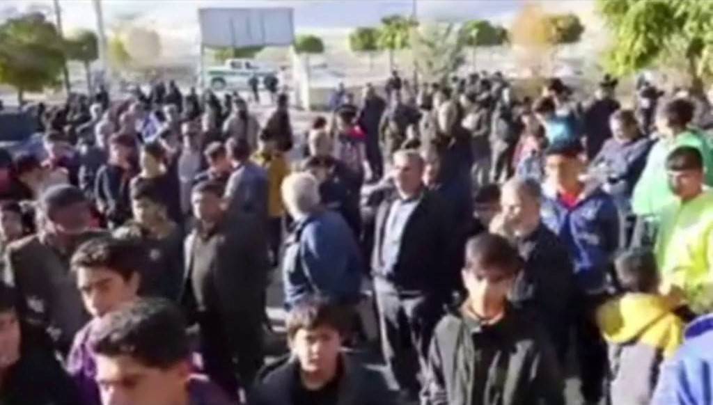 برگزاری همایش بزرگ پیاده‌روی گرامیداشت هفته بسیج در شهر گیان توسط هیئت ورزش‌های همگانی شهرستان نهاوند و گیان و بخشداری و شورای شهر گیان