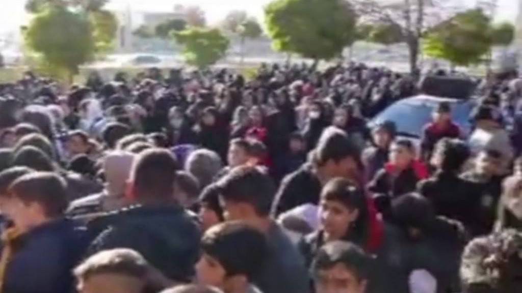 برگزاری همایش بزرگ پیاده‌روی گرامیداشت هفته بسیج در شهر گیان توسط هیئت ورزش‌های همگانی شهرستان نهاوند و گیان و بخشداری و شورای شهر گیان