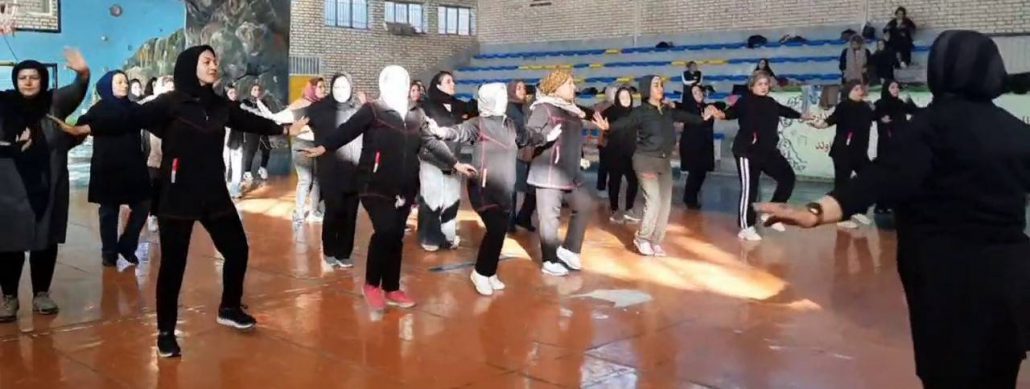 همایش ورزش صبحگاهی بانوان سالن عباد شهرستان نهاوند به مناسبت هفته تربیت بدنی به همت ورزشکاران هیئت ورزش همگانی شهرستان نهاوند