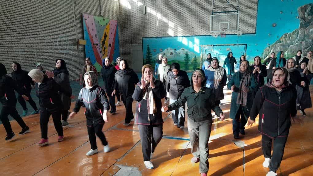 همایش ورزش صبحگاهی بانوان هیات ورزش همگانی شهرستان نهاوند در سالن ورزشی شهید عبادالله خدارحمی به مناسبت بزرگداشت هفته تربیت بدنی