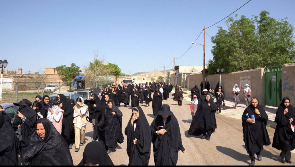 برگزاری همایش بزرگ پیادهروی خانوادگی با شرکت بیش از ٧٠٠ نفر از اهالی محترم روستای بزرگ سراوک به همت هیئت ورزشهای همگانی شهرستان فامنین و دهیاری سراوک