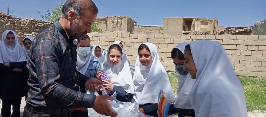 برگزاری مسابقات ورزشی بین دانشآموزان روستای اخچلو از توابع بخش مرکزی شهرستان کبودرآهنگ بمناسبت اولین سالگرد شهدای خدمت به همت اداره ورزش و جوانان و هیئت ورزشهای همگانی شهرستان کبودرآهنگ
