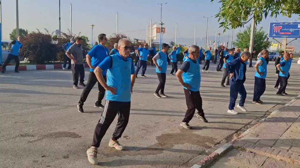 اجرای ورزش صبحگاهی در پارک سفال شهر جهانی لالجین با شعار هفته بدون دخانیات