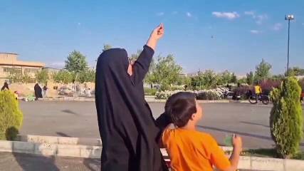 برگزاری جشنواره بادبادک‌ها به مناسبت دهه امامت به همت هیئت ورزشهای همگانی شهر جهانی لالجین