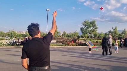 برگزاری جشنواره بادبادک‌ها به مناسبت دهه امامت به همت هیئت ورزشهای همگانی شهر جهانی لالجین
