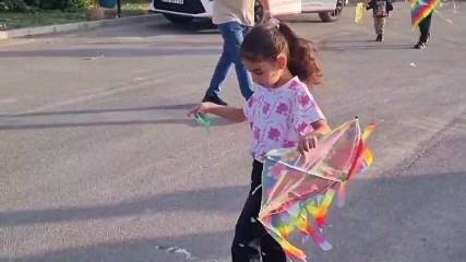 برگزاری جشنواره بادبادک‌ها به مناسبت دهه امامت به همت هیئت ورزشهای همگانی شهر جهانی لالجین