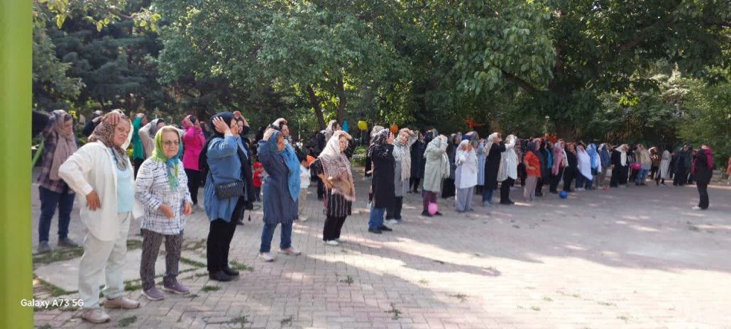 تقدیر از سر کار خانم منطقی فعال مردمی و اجرای ورزش صبحگاهی بانوان به مناسب عید غدیر خم با مربیگری خانم کاظمی در پارک بانوان همدان