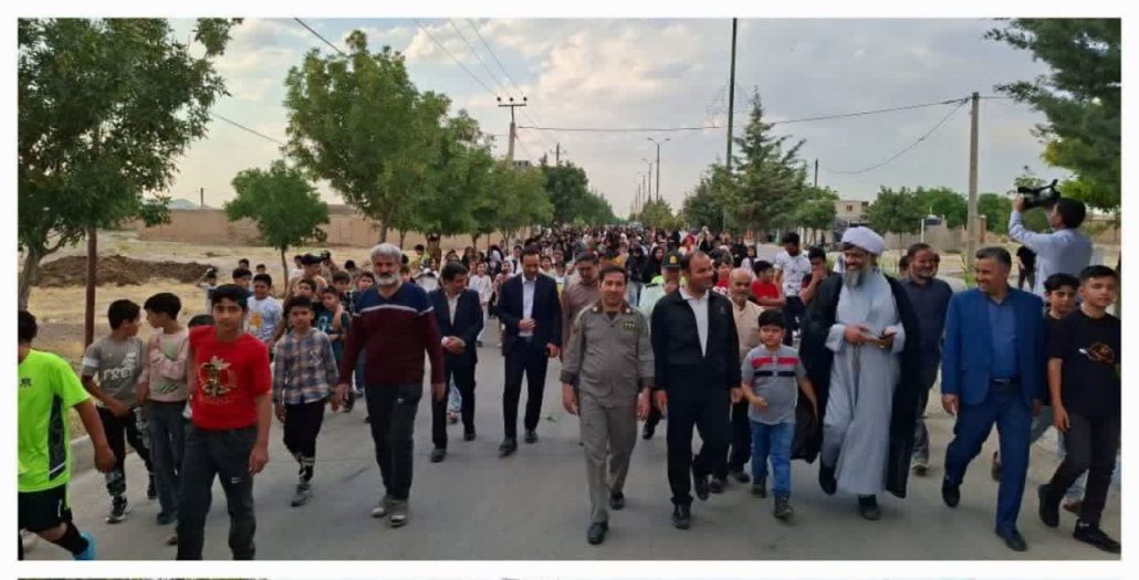 برگزاری همایش پیاده‌روی خانوادگی به مناسبت عید سعید غدیر در بخش سردرود از توابع شهرستان رزن