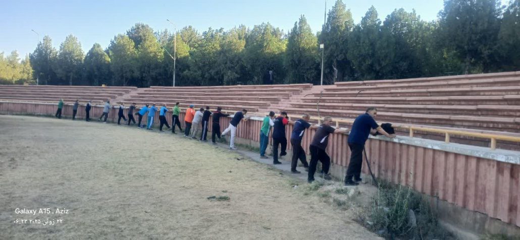 اجرای ورزش صبحگاهی ورزشکاران هیئت ورزشهای همگانی شهرستان نهاوند در استادیوم ورزشی مهندس علیمرادیان